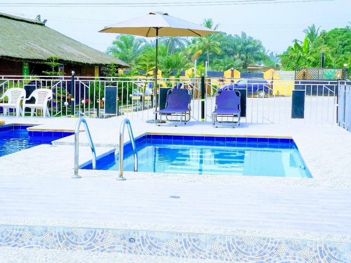 Kikis Court Resort Hohoe Екстериор снимка